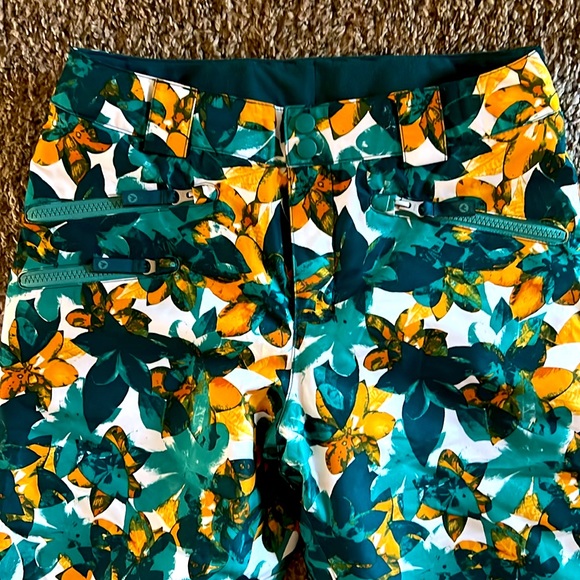 Girls XL Marmot ski pants - only wore a couple times for a one an only ski trip - Picture 3 of 4